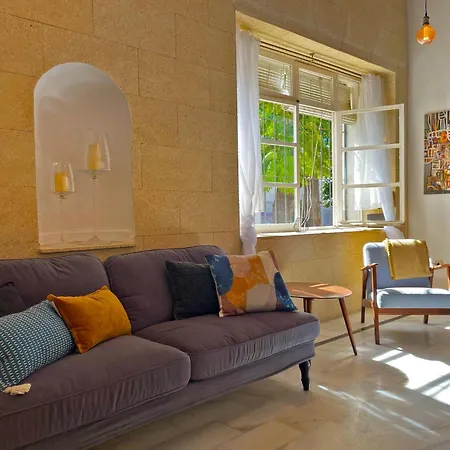 Intramuros - Ole Solutions * 헤레스